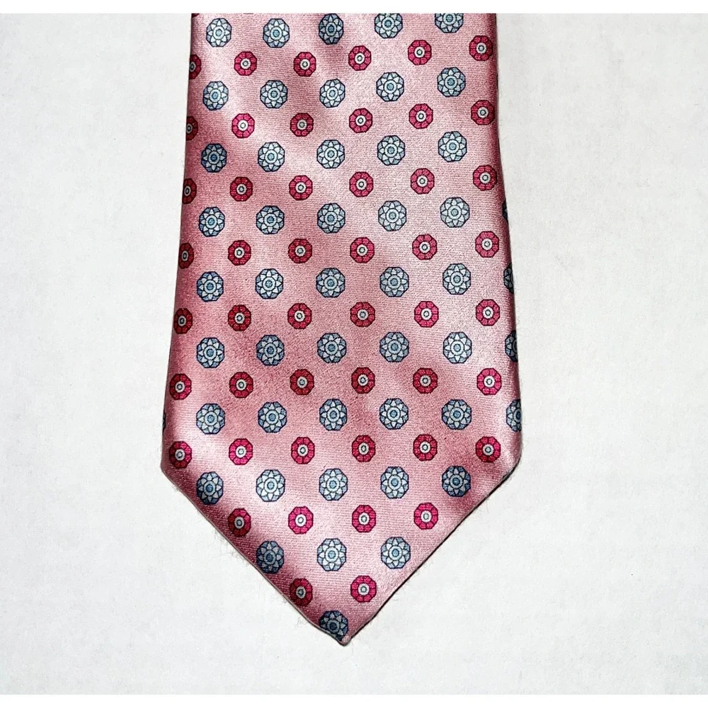 Oakton Ltd Mens Tie Pink Silk‎ Geometric Medallion Made in USA Italian Fabric